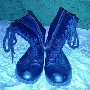 Combat boots